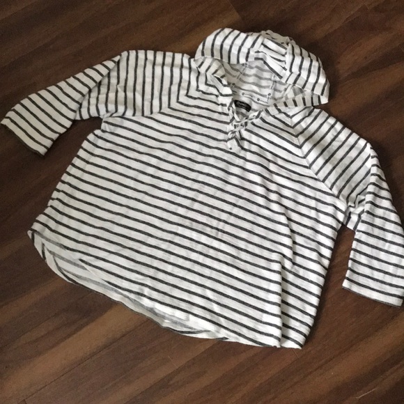 2X white & grey stripped sweater - Picture 3 of 5